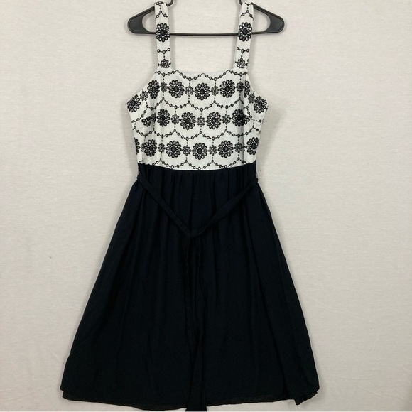 LOFT Dresses & Skirts - LOFT Black White Floral Embroidered Fit and Flare Belted Dress Size 8